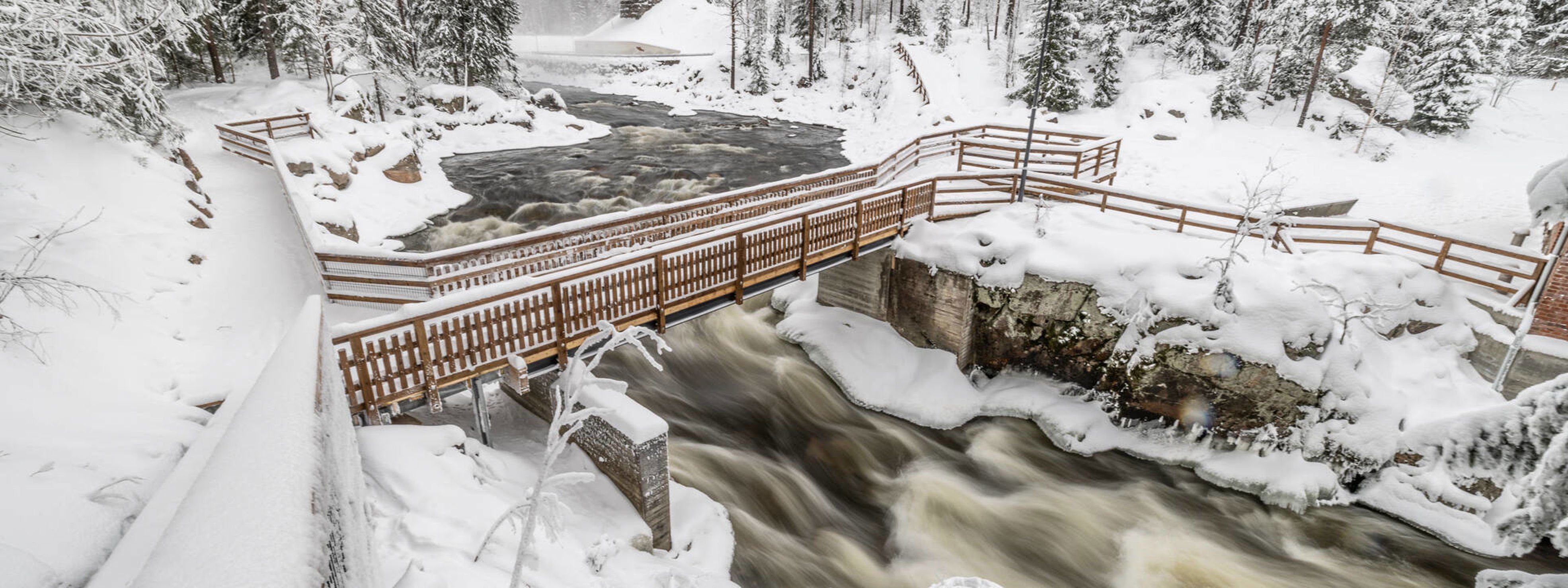 Hiitolanjoki River flows freely