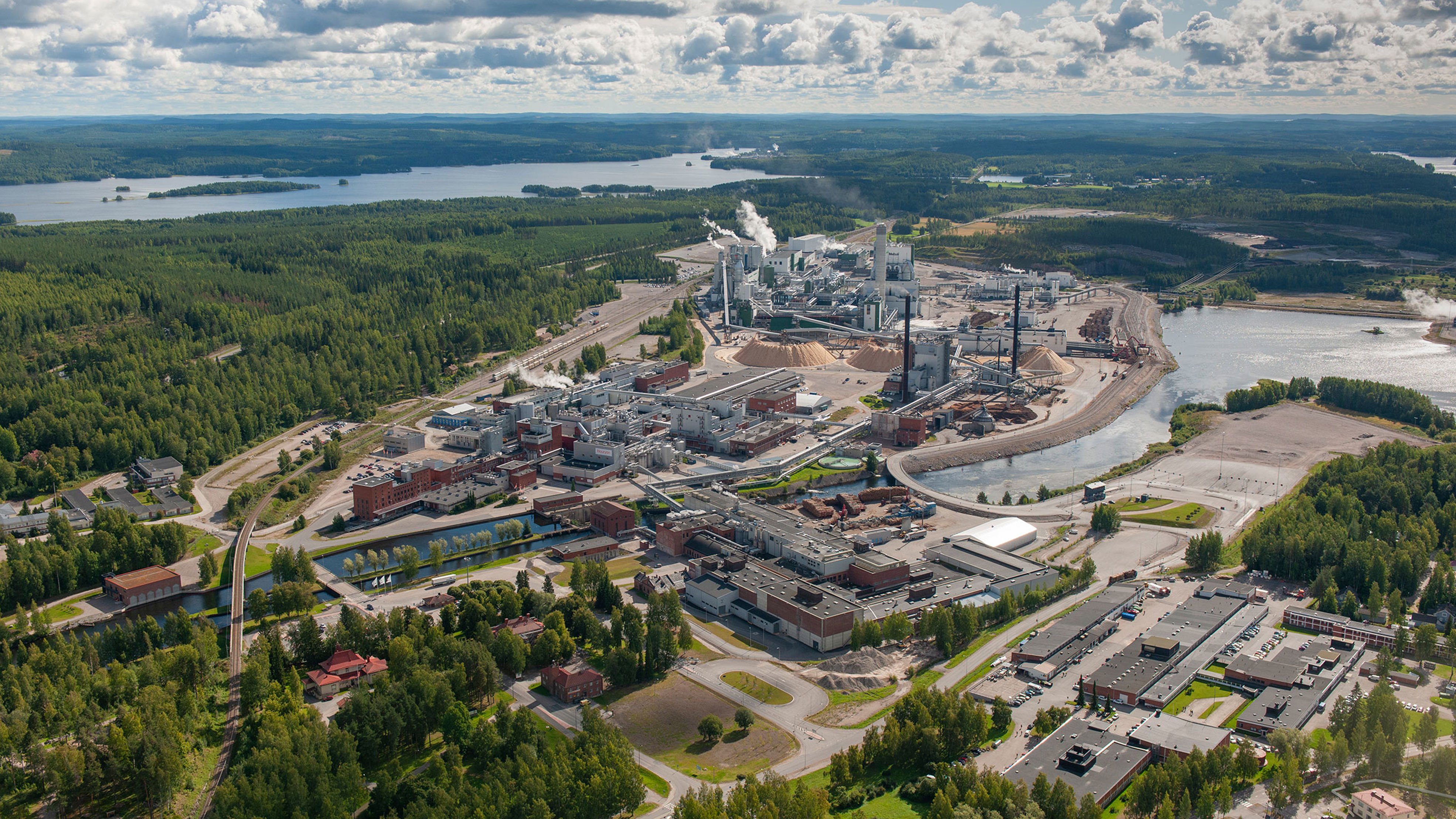 Äänekosken tehdasalue ilmakuvassa