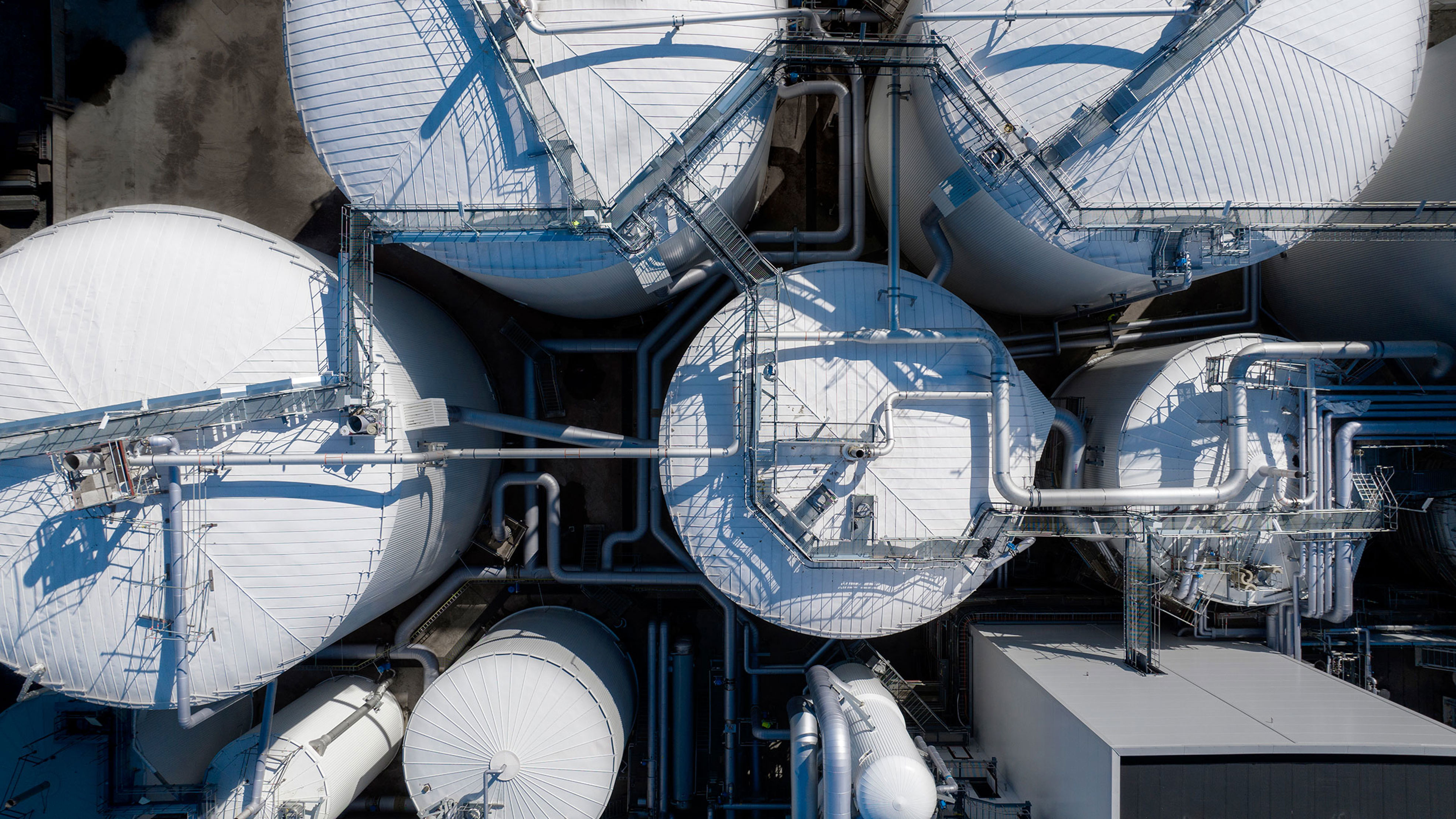 Aerial view of Kemi bioproduct mill process containers