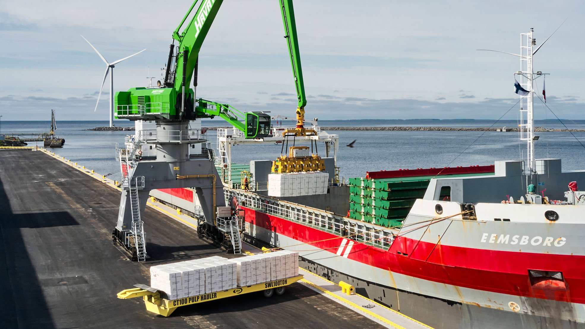 Pulp being loaded to a ship