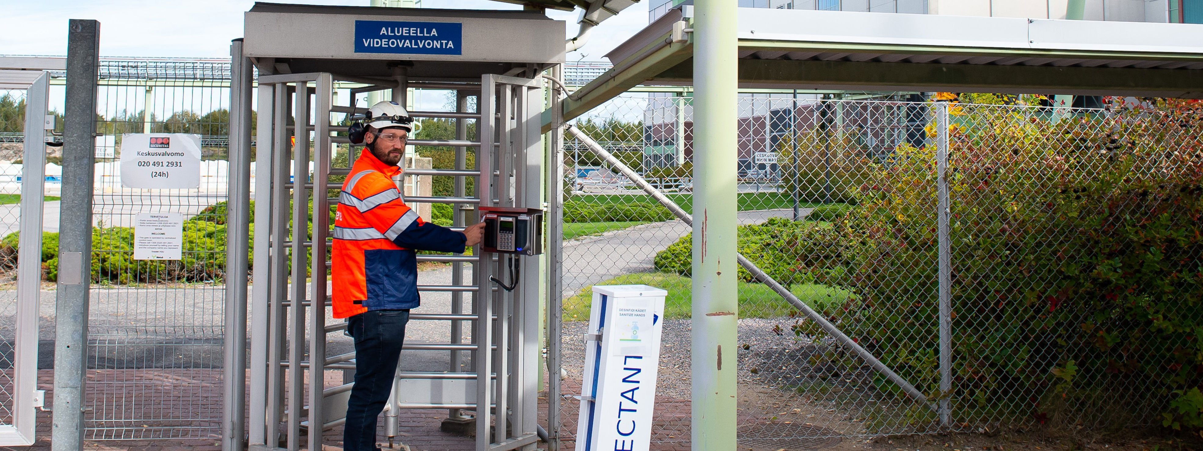 Toni Mikkola entering the gates of Rauma mill